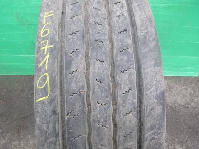 Opona używana 315/80R22,5 Uniroyal FH40