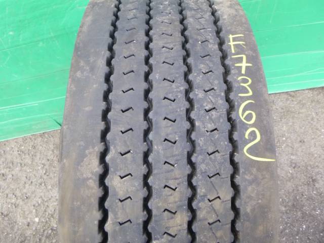Opona używana 295/60R22,5 Uniroyal BIEŻNIKOWANA
