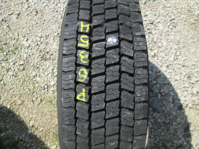 Opona używana 215/75R17.5 Pirelli BIEŻNIKOWANA