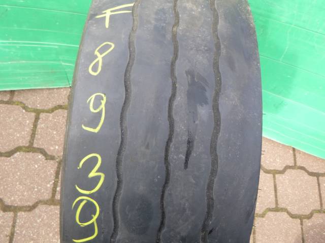 Opona używana 245/70R19,5 Goodyear KMAX T