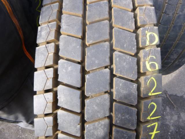 Opona używana 315/80R22,5 Dębica DRD2