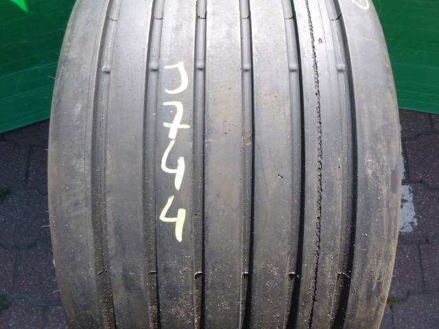Opona używana 445/45R19,5 Pirelli ST01