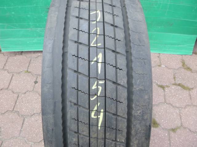 Opona używana 315/70R22,5 Bridgestone BIEŻNIKOWANA