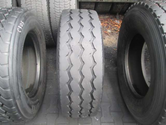 Opona używana 315/60R22.5 Uniroyal BIEZNIKOWANA