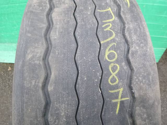 Opona używana 385/65R22,5 Bridgestone R-TRAILER 002