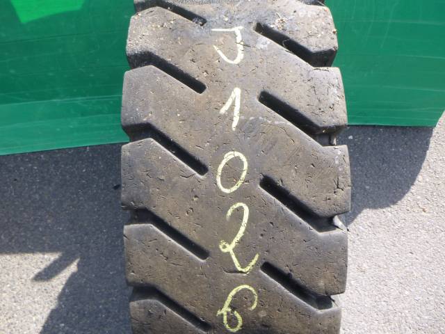 Opona używana 10,00-20 Michelin XZM