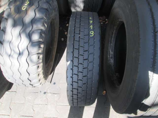 Opona używana 205/75R17.5 Michelin BIEZNIKOWANA