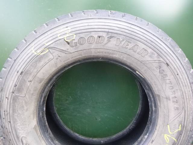 Opona używana 265/70R17,5 Goodyear KMAX D