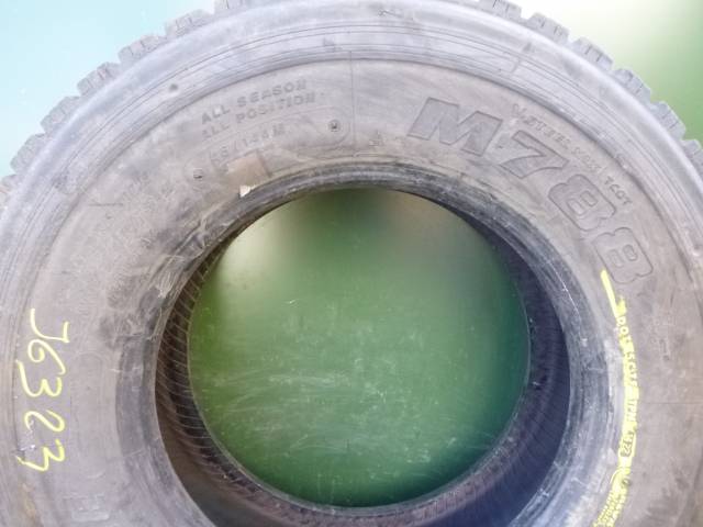 Opona używana 285/70R19,5 Bridgestone BIEŻNIKOWANA