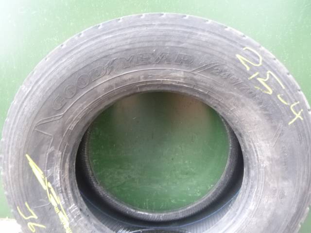 Opona używana 245/70R17,5 Goodyear KMAX D