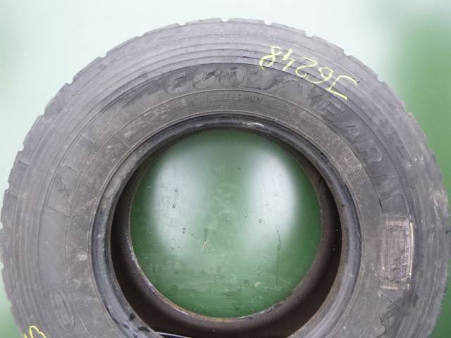 Opona używana 265/70R17,5 Goodyear BIEŻNIKOWANA