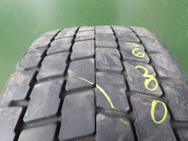 Opona używana 245/70R17,5 Dunlop BIEŻNIKOWANA