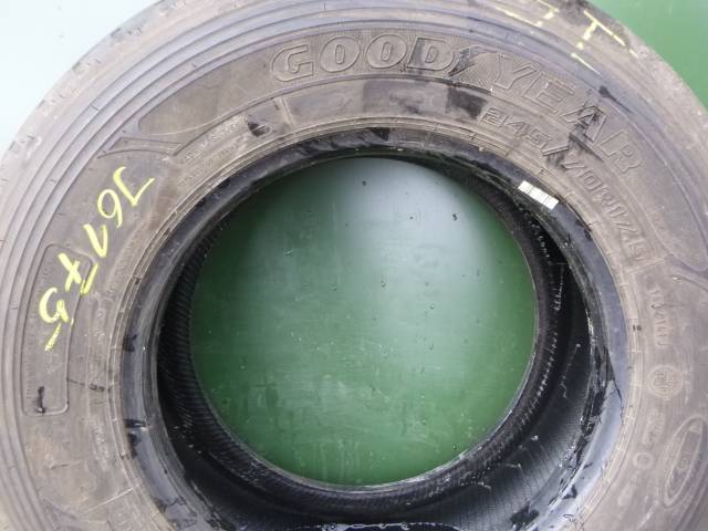 Opona używana 245/70R17,5 Goodyear KMAX T