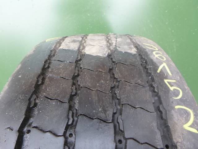 Opona używana 265/70R17,5 Pirelli R02 STEER