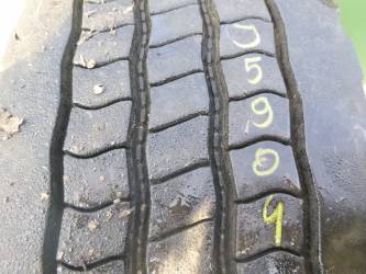Opona używana 295/80R22,5 Pirelli BIEŻNIKOWANA