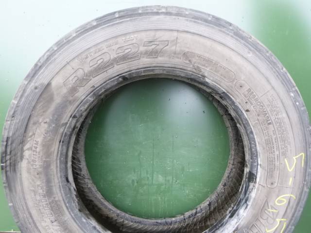 Opona używana 245/70R19,5 Bridgestone R227
