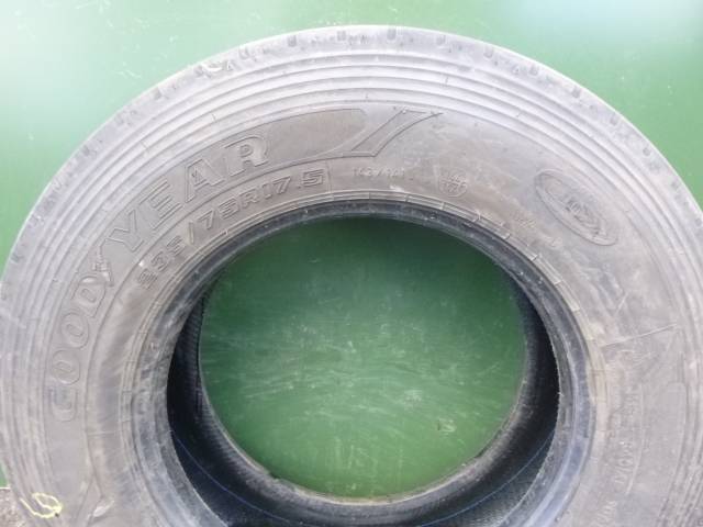 Opona używana 235/75R17,5 Goodyear KMAX T