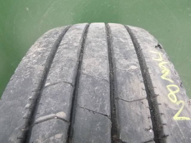 Opona używana 215/75R17,5 Dunlop SP344