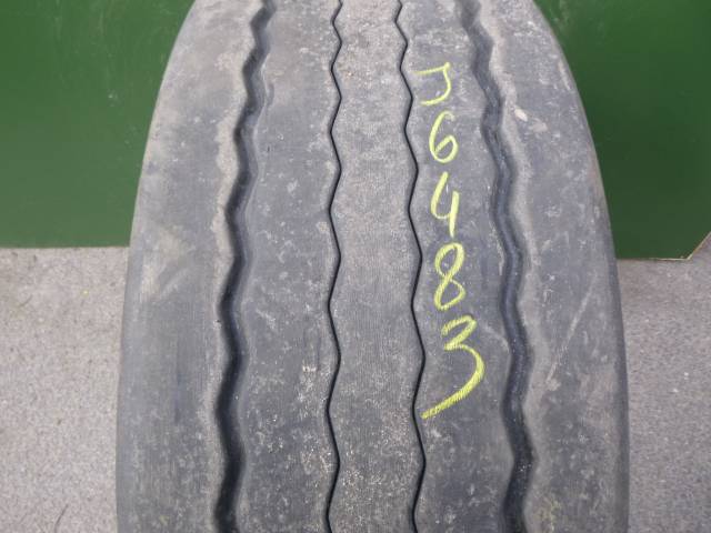Opona używana 385/65R22,5 Bridgestone BRIDGESTONE R-TRAILER 002