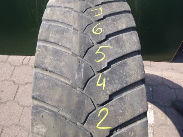 Opona używana 315/80R22,5 Pirelli BRIDGESTONE M-DRIVE 001