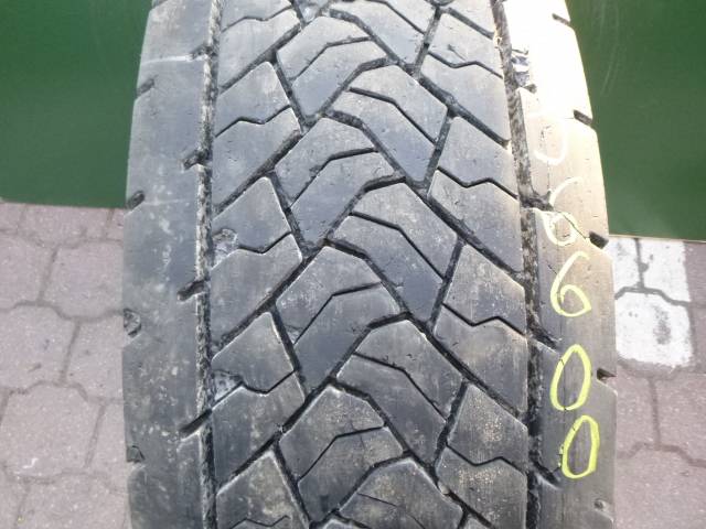 Opona używana 315/80R22,5 Goodyear KMAX D GEN-2