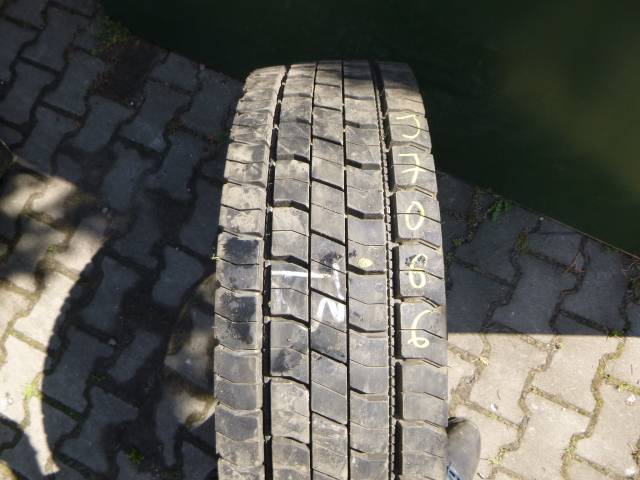 Opona używana 235/75R17,5 Continental LDR1+