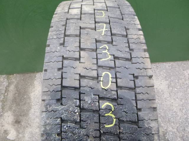 Opona używana 295/80R22,5 Hankook BIEŻNIKOWANA