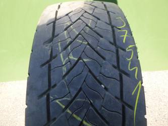 Opona używana 295/60R22,5 Goodyear KMAX D