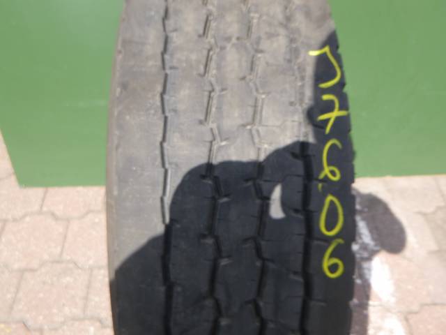 Opona używana 295/80R22,5 Dunlop SP362
