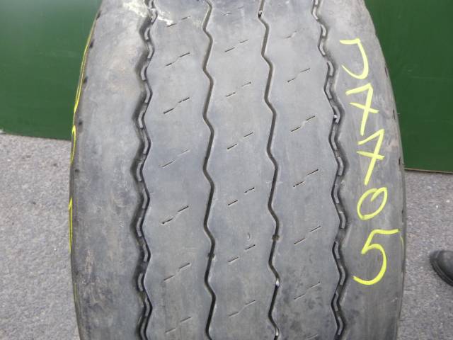 Opona używana 385/55R22,5 Pirelli ST01