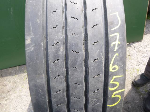 Opona używana 315/80R22,5 Semperit RUNNER F2