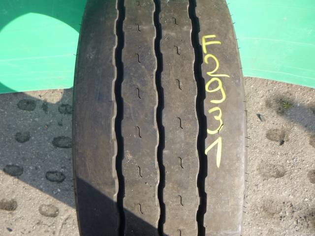 Opona używana 245/70R19,5 Goodyear KMAX T