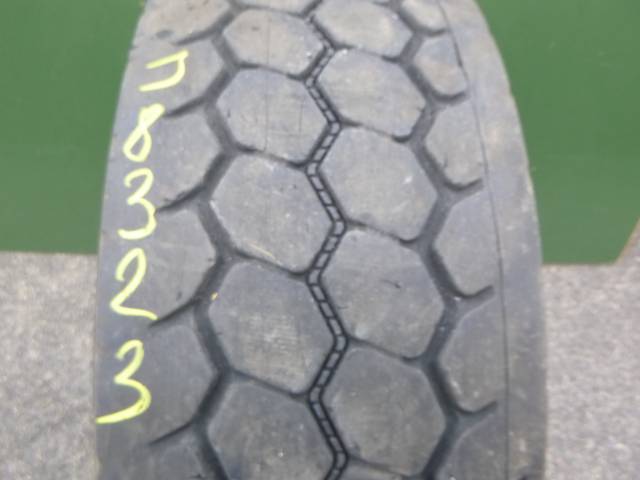 Opona używana 385/65R22,5 Bridgestone M-TRAILER 001 PLUS