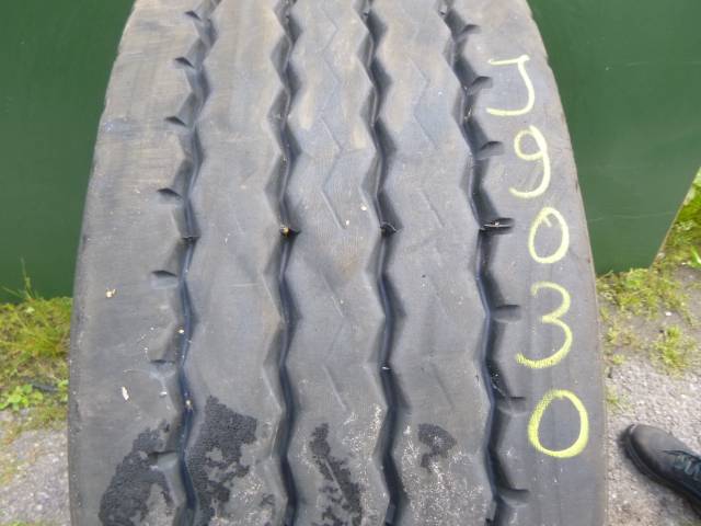 Opona używana 385/65R22,5 Nokian BIEŻNIKOWANA