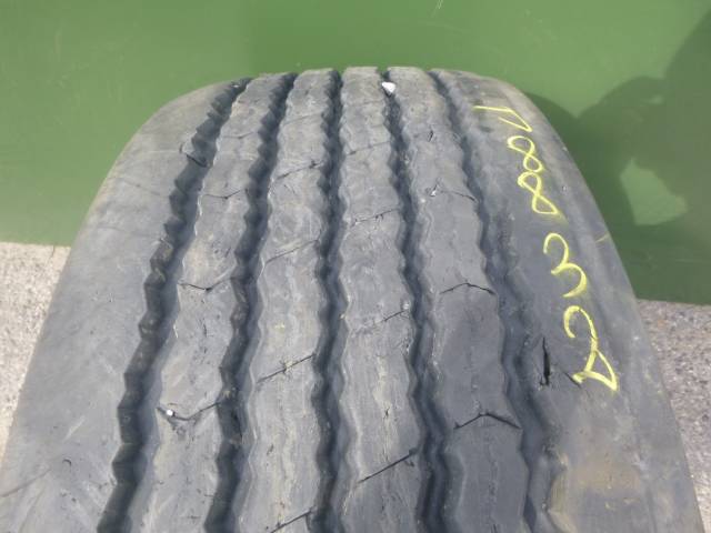 Opona używana 385/65R22,5 Bridgestone R179+