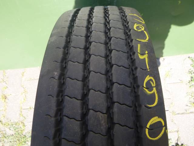 Opona używana 215/75R17,5 Pirelli FR01