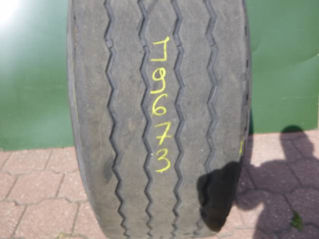 Opona używana 385/65R22,5 LEAO A928