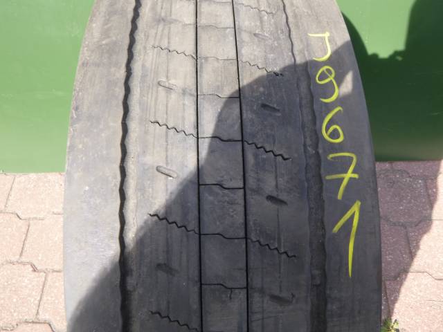 Opona używana 315/70R22,5 Bridgestone R-STEER 002