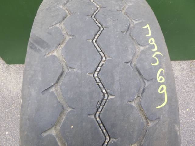 Opona używana 385/65R22,5 Bridgestone R-TRAILER 001 PLUS