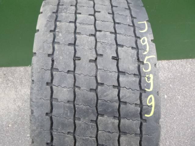 Opona używana 295/60R22,5 Continental BIEŻNIKOWANA