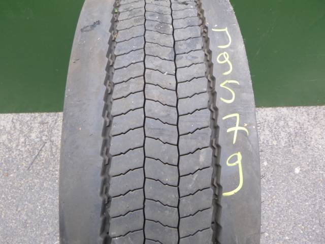 Opona używana 275/70R22,5 Pirelli MC01