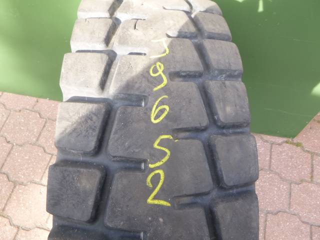 Opona używana 315/80R22,5 Continental HDO