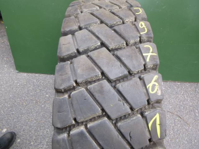 Opona używana 315/80R22,5 Continental HDC1