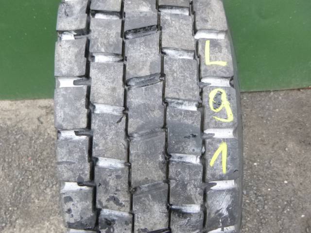 Opona używana 215/75R17,5 Michelin BIEŻNIKOWANA