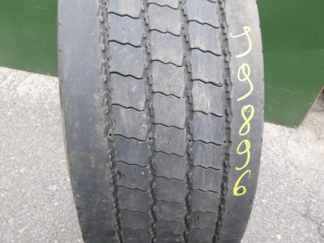 Opona używana 315/70R22,5 Pirelli FR01
