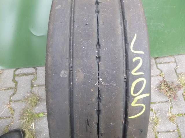 Opona używana 235/75R17,5 Michelin X-MULTI T II