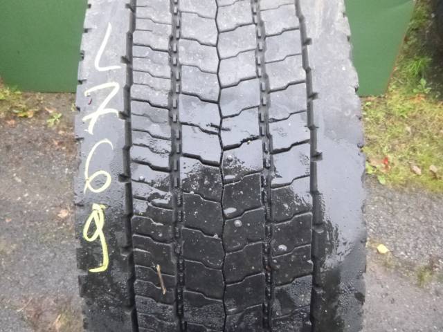 Opona używana 295/80R22,5 Pirelli TW01