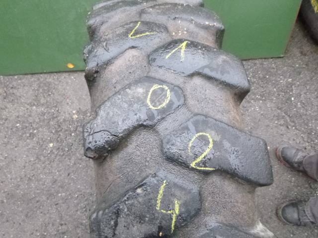 Opona używana 10,00-20 BKT EM936