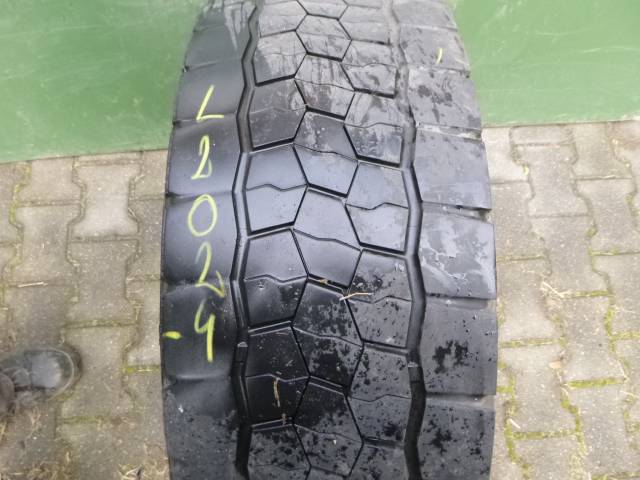 Opona używana 265/70R17,5 Bridgestone R-DRIVE 002