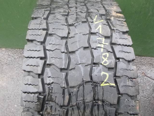 Opona używana 295/60R22,5 Bridgestone BIEŻNIKOWANA